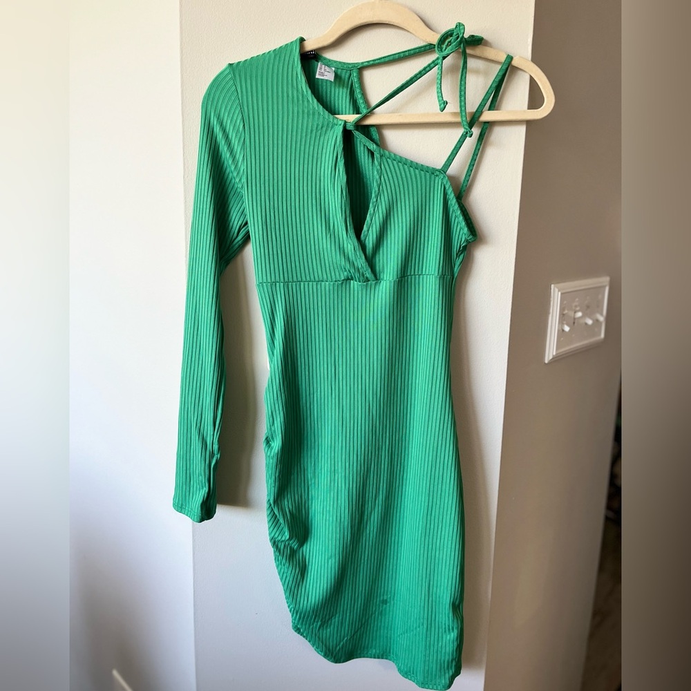 Divided Emerald Ribbed Top with Tie Detail